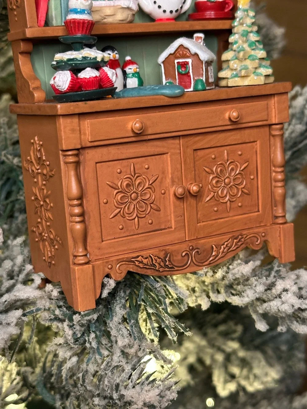 2012 Hallmark Mrs. Claus’s Cupboard Repaint KOC Club Exclusive Ornament